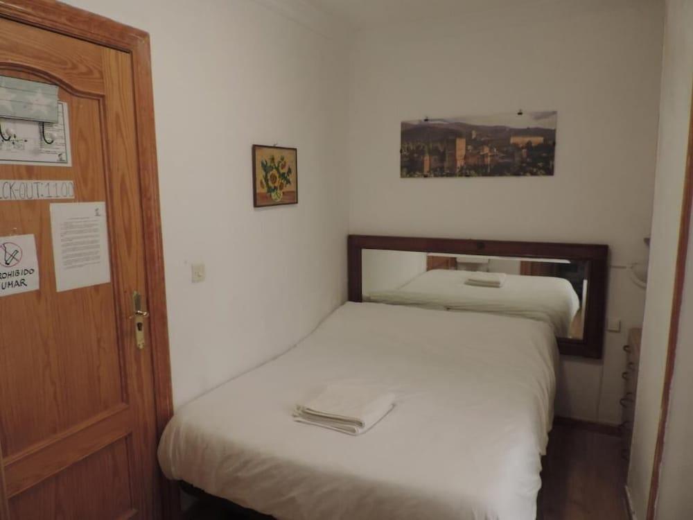 Hostel El Cascabel Гранада Экстерьер фото