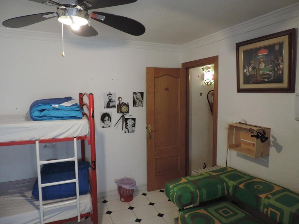 Hostel El Cascabel Гранада Экстерьер фото